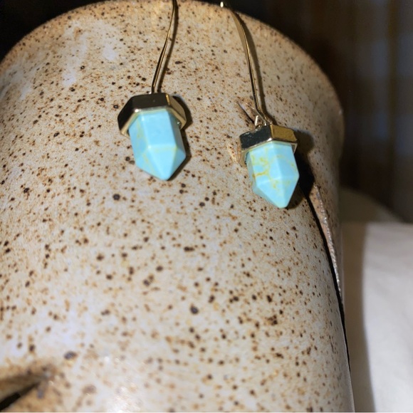 SOLD SOLD SOLD Gold Tone, Turquoise earrings, EUC - Picture 2 of 8